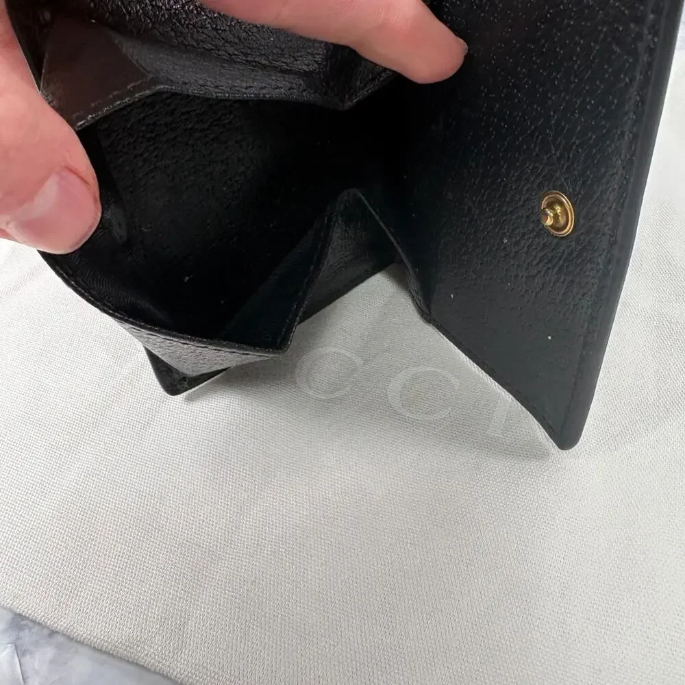 Gucci Men Black Leather Bifold Wallet W/ Gold GG Logo Authentic Unique Pocket